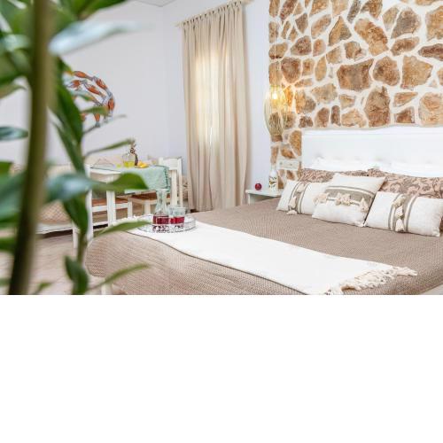 GOLDEN COAST NAXOS