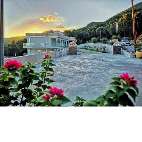 Golden Lion Parga
