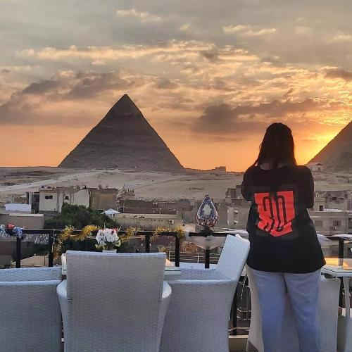 Golden Pyramids View Inn