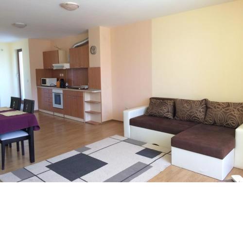 Golden Sands Apartment