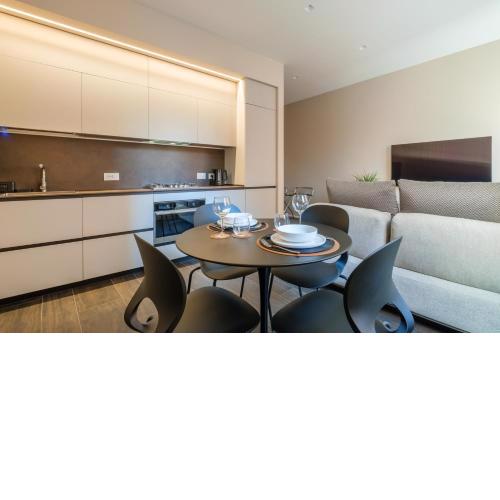 Golden Suite by Studio Vita