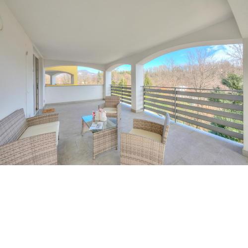 Golden & Sunflower Terrace Apartments - Happy Rentals
