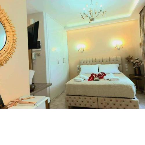 GOLDENSPACE... exquisite central studio