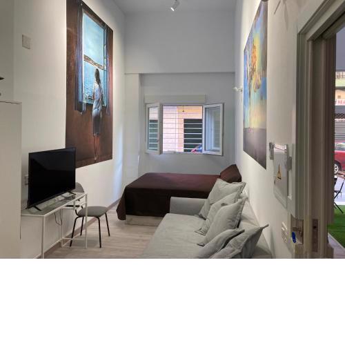 Golondrinas de Malaga "Apartamentos con mucho Arte" y terraza solarium en coliving