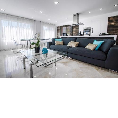 Gorgeous 170 sq.m. penthouse with sea view terraces