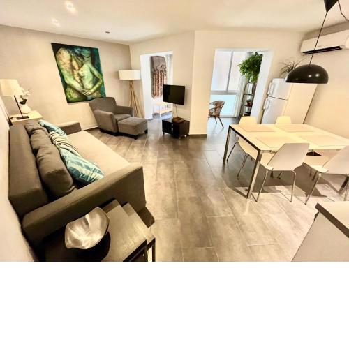 GORGEOUS APARTMENT IN DOWNTOWN
