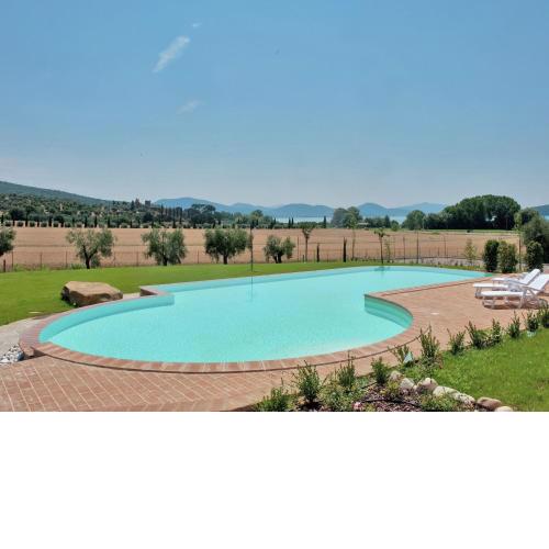 Gorgeous Mansion in Monte del Lago with Lake View