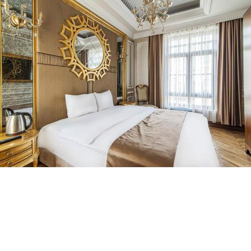 Gorgeous Studio in Historic Mansion in Beylerbeyi