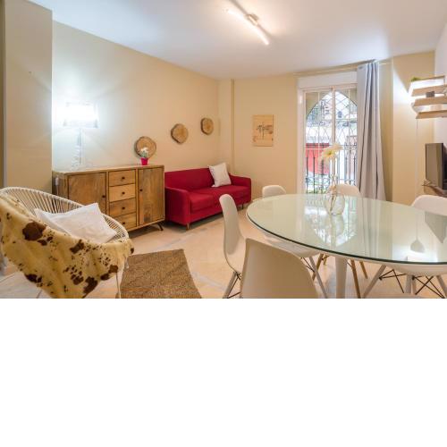 GR0-Quiet apartment, Private backyard, Walk to Old Town
