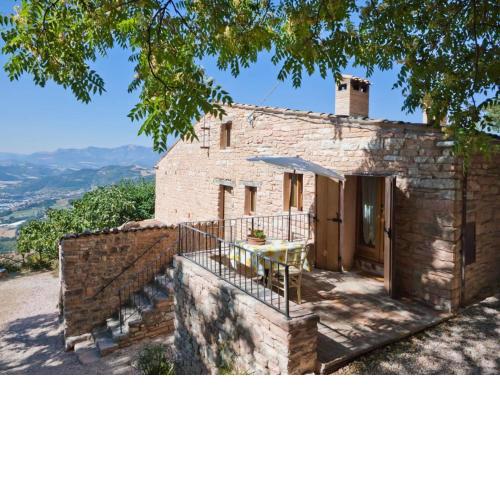 Graceful Holiday Home in Acqualagna with Swimming Pool