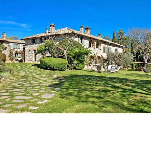 Graceful Holiday Home in Sarteano with Private Swimming Pool