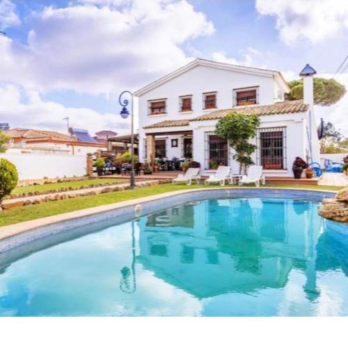 Gran Casa con Piscina Privada by Chiclana Dreams