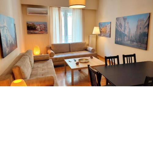 Grand apartment in Parliament square