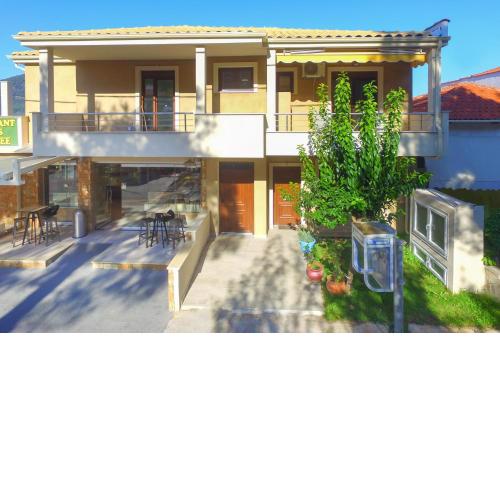 Grand Blue Apartment