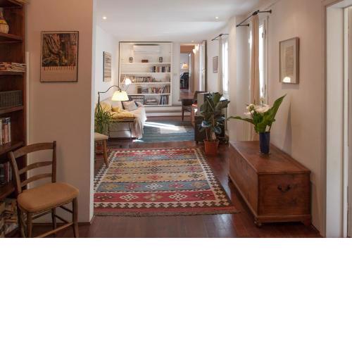 Grand Piano Apartment