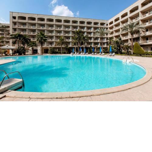 Grand Pyramids Hotel