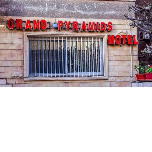 Grand Pyramids Motel