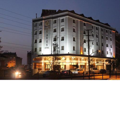 Grand Vaves Hotel