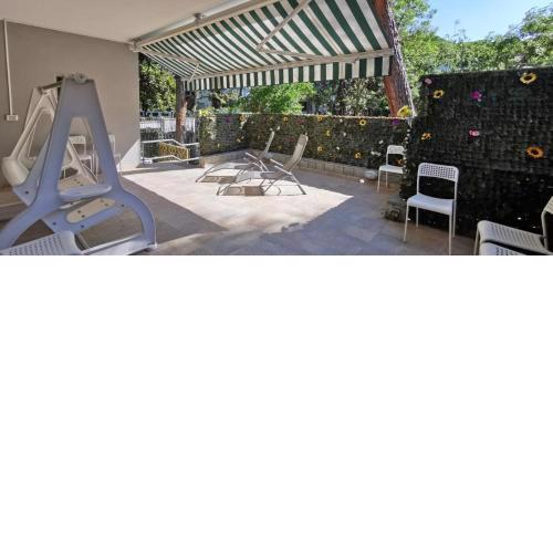 grande appartamento zona viale ceccarini con giardino