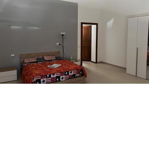 Grande stanza privata in splendido appartamento signorile nel cuore di Mirandola