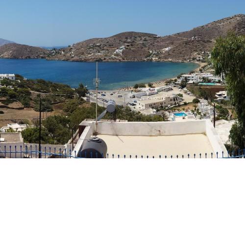 Grandma Vasiliki Rooms To Let