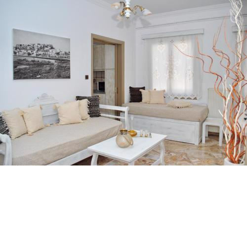 Grandma's Elegant Apartment in Naxos Town