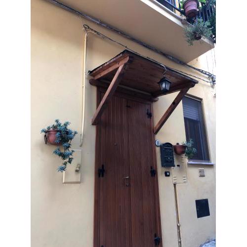 Graziosa casetta indipendente nel centro del paese