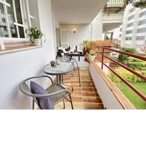 GREAT TERRACE NEAR THE BEACH, PARKING & WIFI