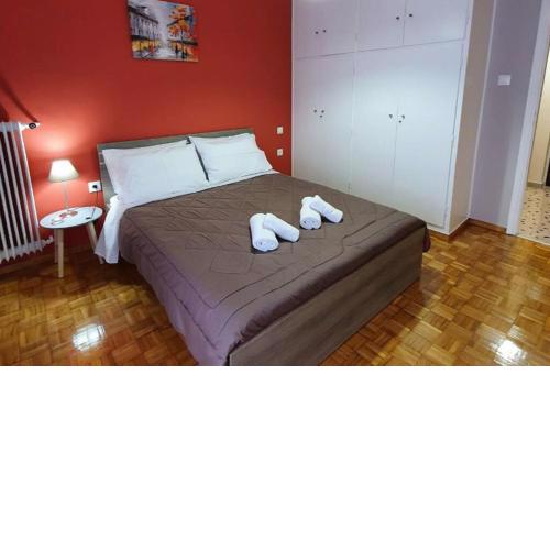 Greek hospitality in a modern apartment