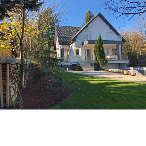 Green Buda Valley: Holiday home with garden