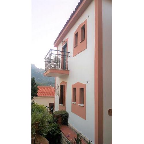 Green Hill Studios & Apartments