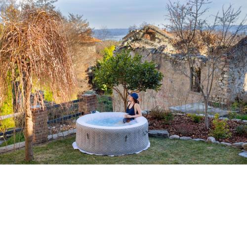 Green House- Jacuzzi & Garden