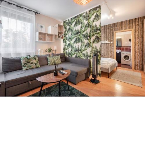 Green Lush Apartment