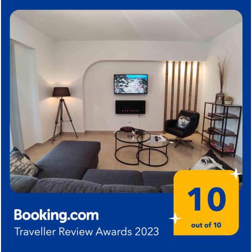 Grey Swan - Modern & Stylish apartment with Private Parking