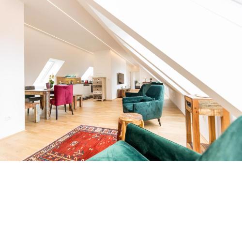 Große Dachgeschosswohnung im Herzen von Graz