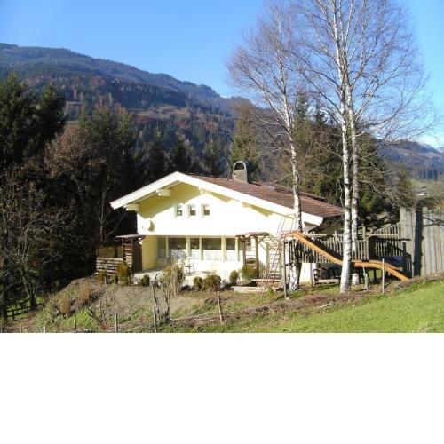 Großes Ferienhaus in ruhiger Lage - WLAN b. 9 Per.