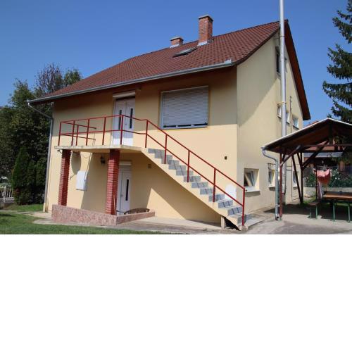 Großes Ferienhaus Plattensee Balaton - nyaraló ház 6 szobával, 5 fürdőszobával, 3000 nm