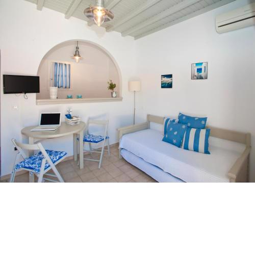 Gryparis' Club Apartments