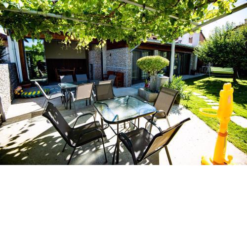 Guest House 7