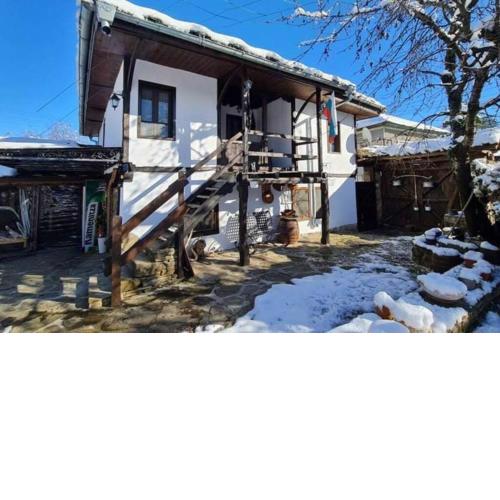 Guest House "Villa YANA"
