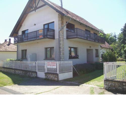 Gyöngyvirág Vendégház