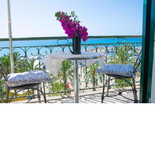 H11 SEA UNDER THE HOUSE - Arma di Taggia - Liguria