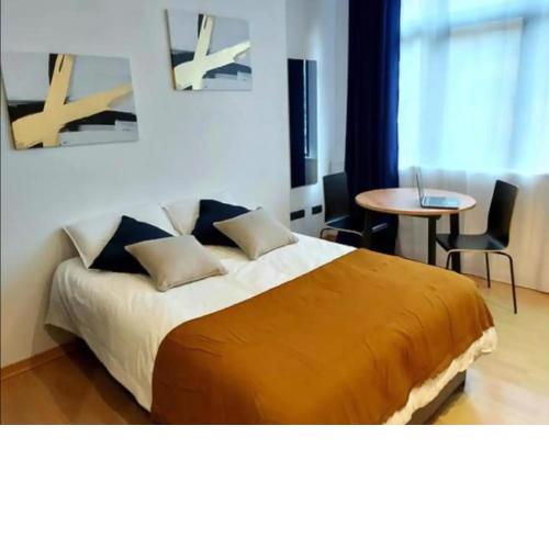 H2M Andres Perez Loft Ideally for Working - Central but Quiet and High Speed WIFI