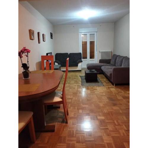 Habitacion privada en Madrid - Piso compartido con Anfitrion