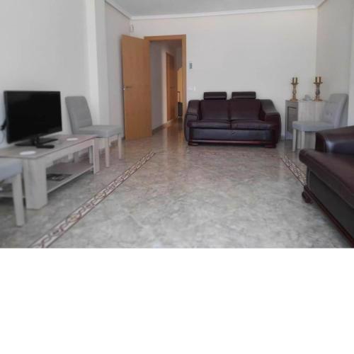 Habitación tranquila, agradable cerca de Valencia en vivienda compartida