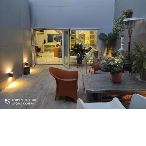 Habitación y baño en planta independiente en centro de sevilla