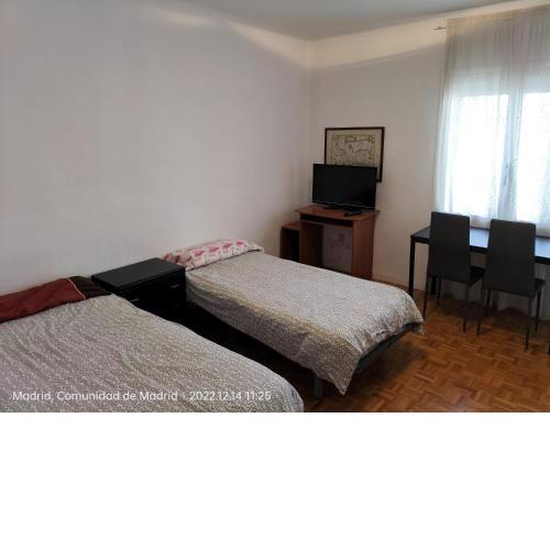 Habitaciones en piso con Baño y Cocina compartido