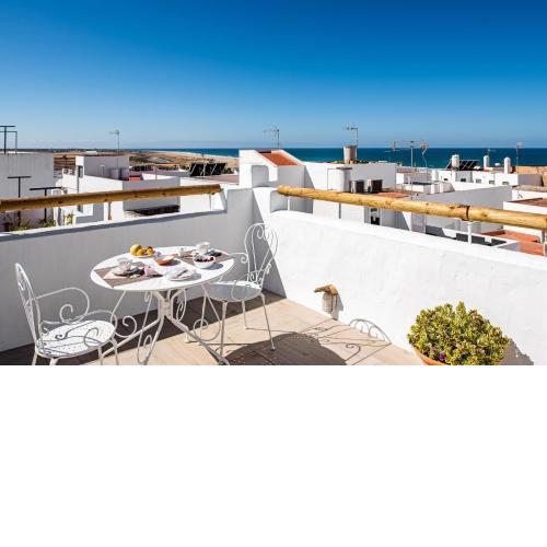 Habitaciones y Apartamentos en el centro La Jábega by Conil Home