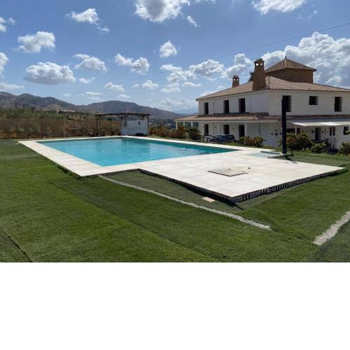 Hacienda Los Olivos Álora Málaga 26 adultos sin literas Pool 15 x 8 AC Parking gratuito Acceso carretera Sin vecinos