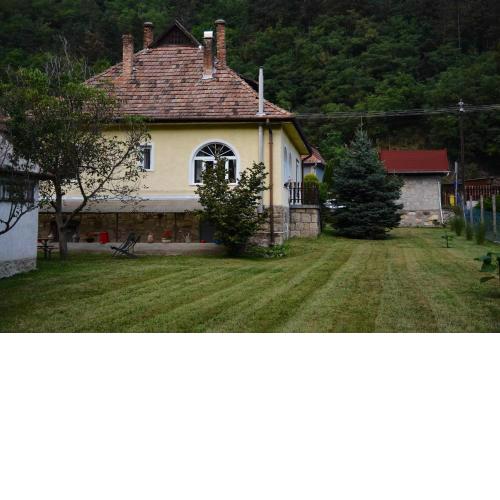 Halháza Erdészlak Apartman